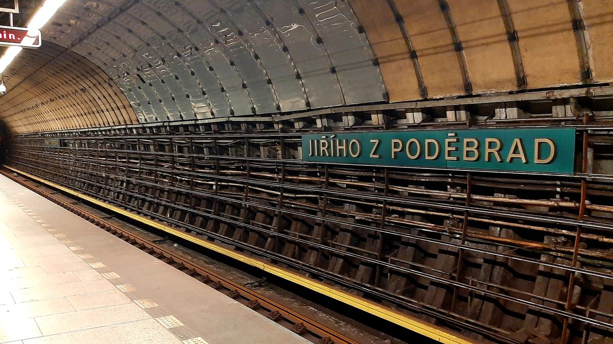 Kvůli výměně eskalátorů bude na deset měsíců uzavřená stanice Jiřího z Poděbrad